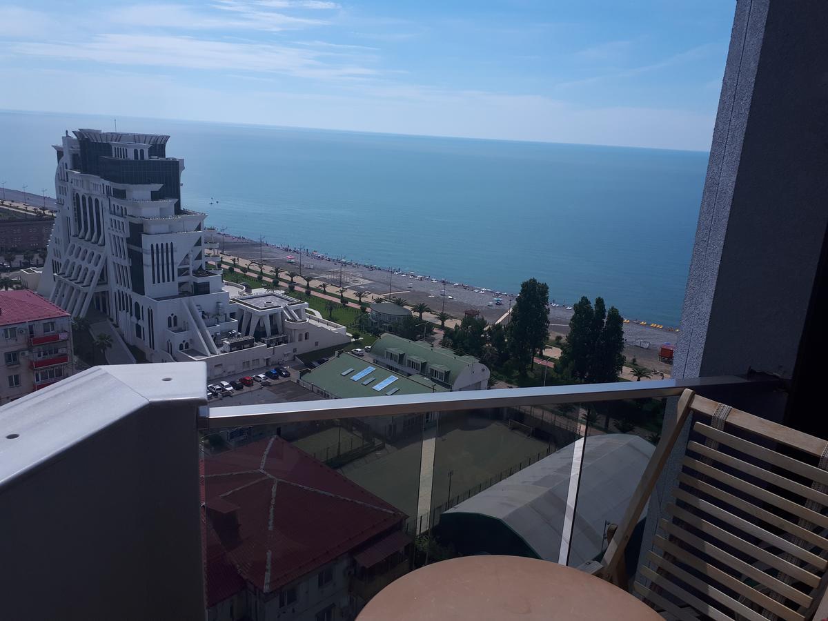 Aparthotel In Orbi Sea Towers Batumi Exterior photo